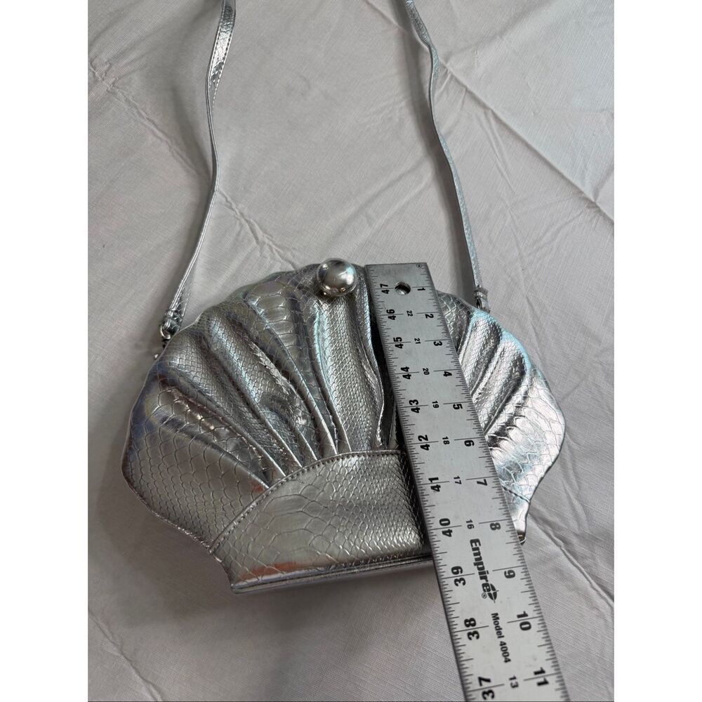 Far Nine Vintage Silver Seashell Retro Boho Chic Purse Handbag - Picture 3 of 9
